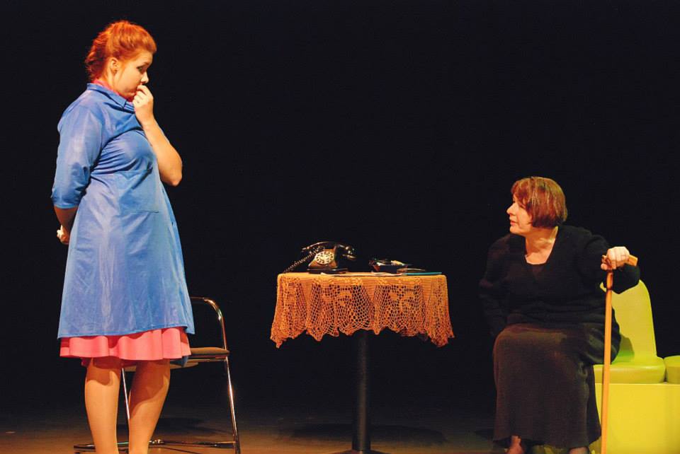 Scena ze spektaklu Mury zamiast mostów 21