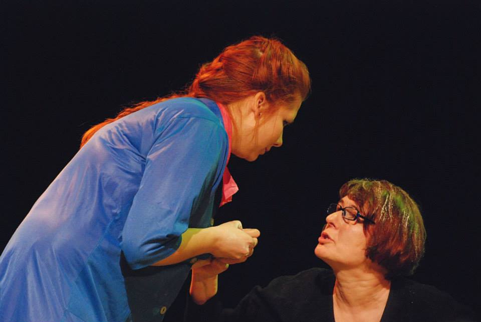 Scena ze spektaklu Mury zamiast mostów 22