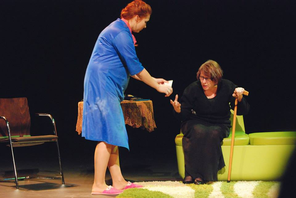 Scena ze spektaklu Mury zamiast mostów 24