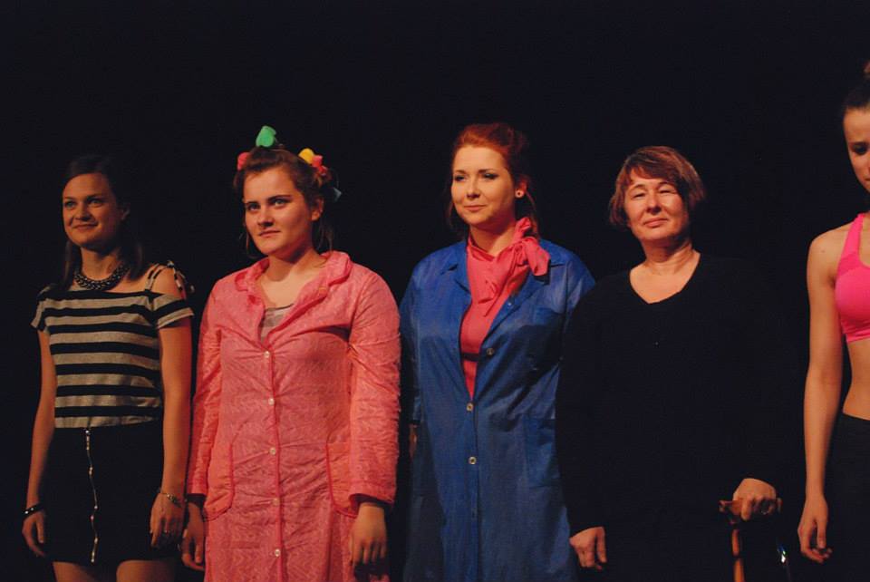 Scena ze spektaklu Mury zamiast mostów 30