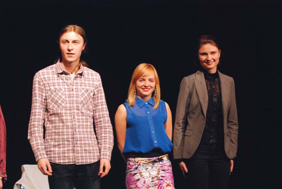 Scena ze spektaklu Mury zamiast mostów 32