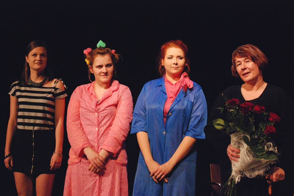 Scena ze spektaklu Mury zamiast mostów 33