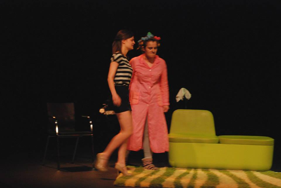 Scena ze spektaklu Mury zamiast mostów 37