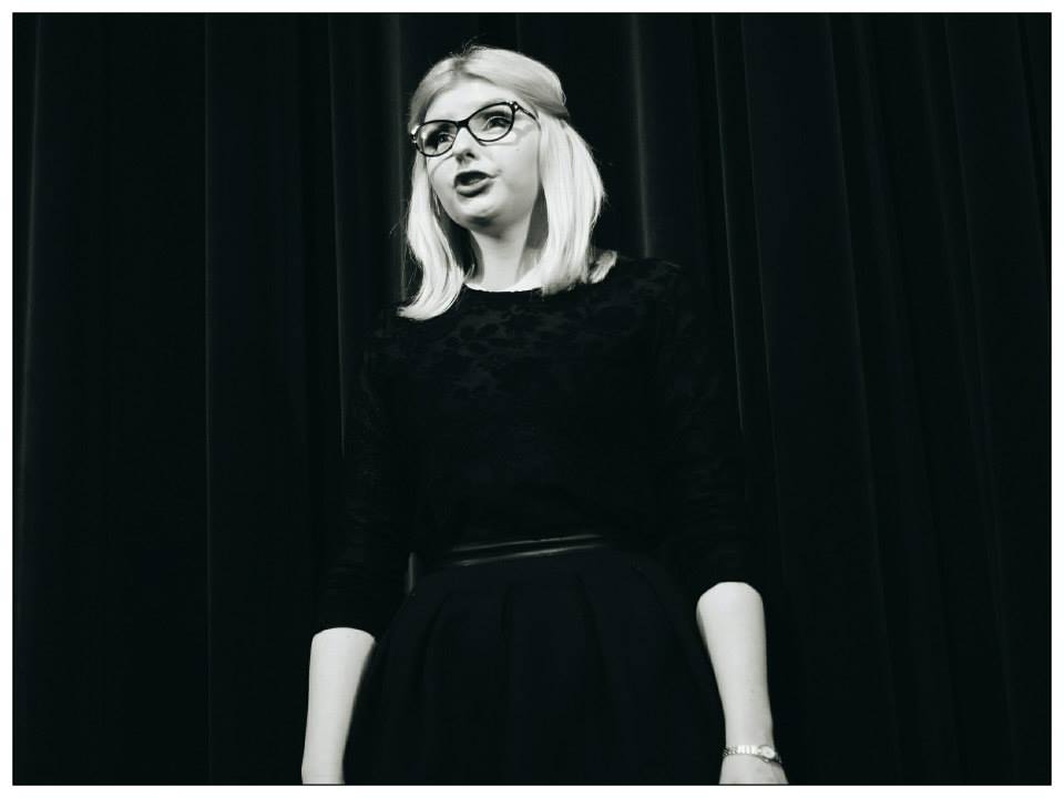 Scena ze spektaklu Mury zamiast mostów 47