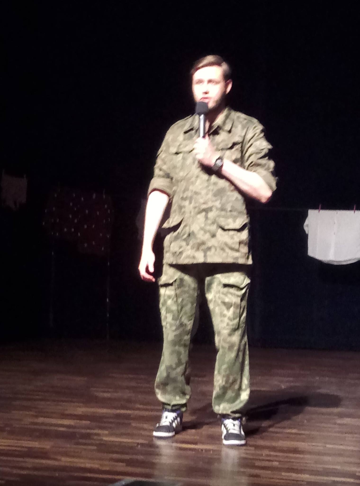 Scena ze spektaklu Niepokój, niepewność 5